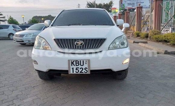 Nunua Ilio tumika Toyota Harrier Nyeupe Gari ndani ya Nairobi nchini Nairobi