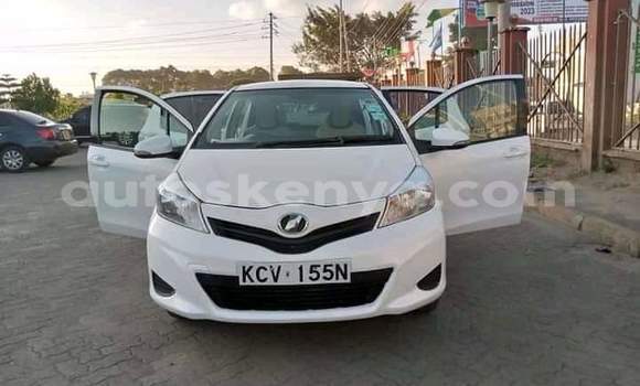 Buy Used Toyota Vitz White Car in Nairobi in Nairobi