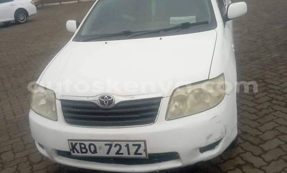 Oofamaa Toyota Corolla White Makiinaa iti Nairobi keessatti Nairobi keessatti