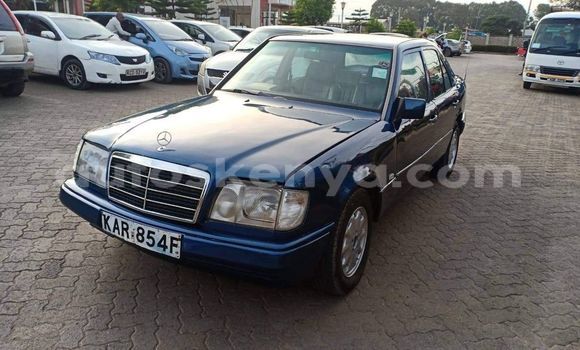 Nunua Ilio tumika Mercedes-Benz E-Classe Bluu Gari ndani ya Nairobi nchini Nairobi Nunua Ilio tumika Mercedes-Benz E-Classe Bluu Gari ndani ya Nairobi nchini Nairobi
