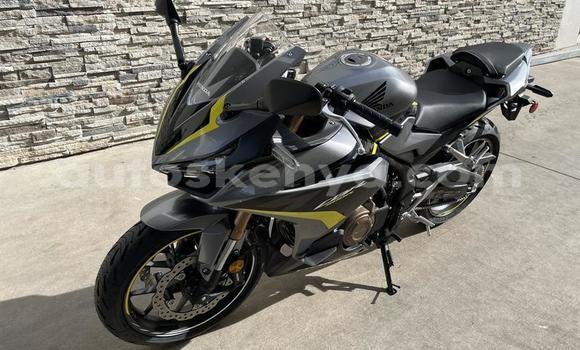 Nunua Ilio tumika Honda CBR Nyeusi Bike ndani ya Bungoma nchini West Kenya Nunua Ilio tumika Honda CBR Nyeusi Bike ndani ya Bungoma nchini West Kenya