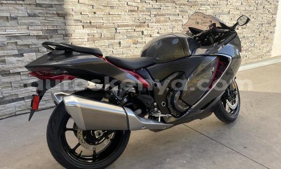 Nunua Ilio tumika Suzuki GSX–R Fedha Bike ndani ya Garissa nchini Kaskazini Mashariki mwa Kenya