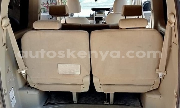 Oofamaa Toyota Noah White Makiinaa iti Nairobi keessatti Nairobi keessatti Oofamaa Toyota Noah White Makiinaa iti Nairobi keessatti Nairobi keessatti