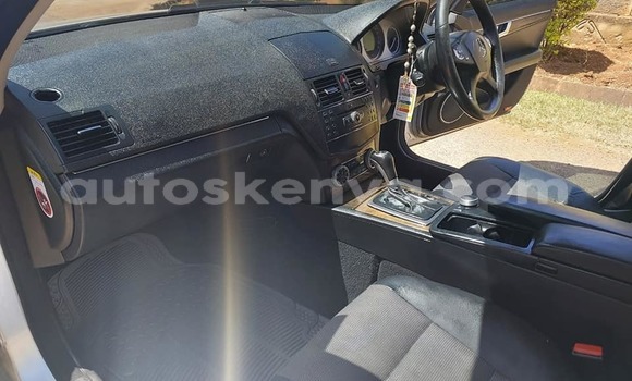 Oofamaa Mercedes-Benz C-Classe Silver Makiinaa iti Nairobi keessatti Nairobi keessatti Oofamaa Mercedes-Benz C-Classe Silver Makiinaa iti Nairobi keessatti Nairobi keessatti