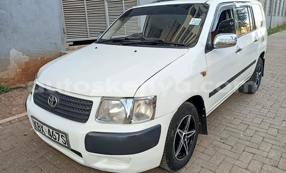 Nunua Ilio tumika Toyota Succeed Nyeupe Gari ndani ya Nairobi nchini Nairobi