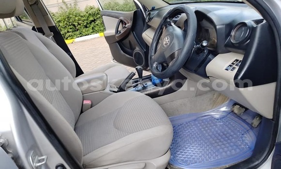 Oofamaa Toyota Vanguard Silver Makiinaa iti Nairobi keessatti Nairobi keessatti Oofamaa Toyota Vanguard Silver Makiinaa iti Nairobi keessatti Nairobi keessatti