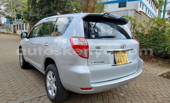 Oofamaa Toyota Vanguard Silver Makiinaa iti Nairobi keessatti Nairobi keessatti Oofamaa Toyota Vanguard Silver Makiinaa iti Nairobi keessatti Nairobi keessatti