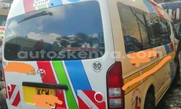 Oofamaa Toyota Shark White Makiinaa iti Nairobi keessatti Nairobi keessatti Oofamaa Toyota Shark White Makiinaa iti Nairobi keessatti Nairobi keessatti