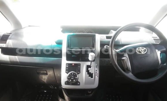 Oofamaa Toyota Noah Silver Makiinaa iti Nairobi keessatti Nairobi keessatti Oofamaa Toyota Noah Silver Makiinaa iti Nairobi keessatti Nairobi keessatti