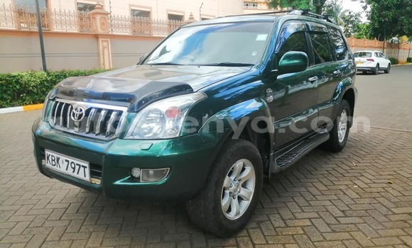 Oofamaa Toyota Land Cruiser Prado Green Makiinaa iti Nairobi keessatti Nairobi keessatti