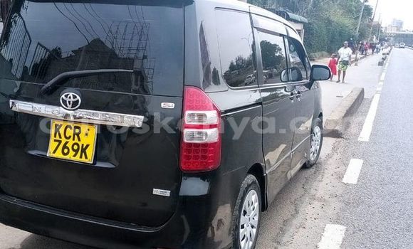 Oofamaa Toyota Noah Black Makiinaa iti Nairobi keessatti Nairobi keessatti Oofamaa Toyota Noah Black Makiinaa iti Nairobi keessatti Nairobi keessatti