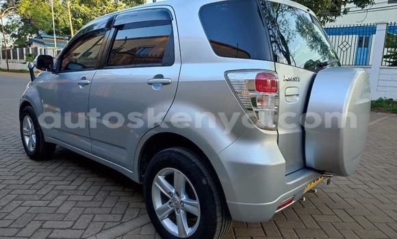 Oofamaa Toyota Rush Silver Makiinaa iti Nairobi keessatti Nairobi keessatti Oofamaa Toyota Rush Silver Makiinaa iti Nairobi keessatti Nairobi keessatti