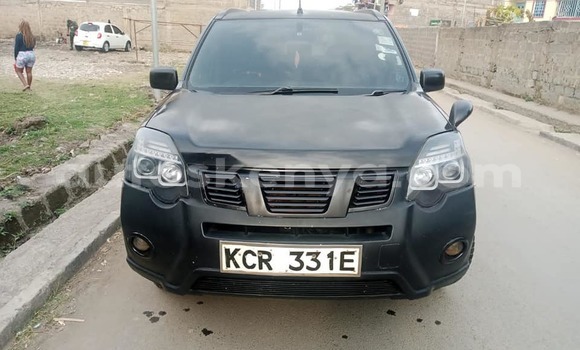 Oofamaa Nissan X–Trail Black Makiinaa iti Nairobi keessatti Nairobi keessatti