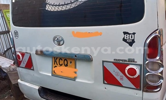 Oofamaa Toyota Shark White Makiinaa iti Nairobi keessatti Nairobi keessatti Oofamaa Toyota Shark White Makiinaa iti Nairobi keessatti Nairobi keessatti