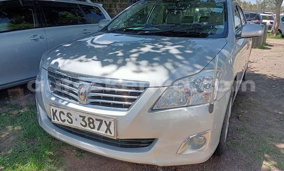 Oofamaa Toyota Premio Silver Makiinaa iti Nairobi keessatti Nairobi keessatti