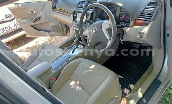 Oofamaa Toyota Premio Silver Makiinaa iti Nairobi keessatti Nairobi keessatti Oofamaa Toyota Premio Silver Makiinaa iti Nairobi keessatti Nairobi keessatti