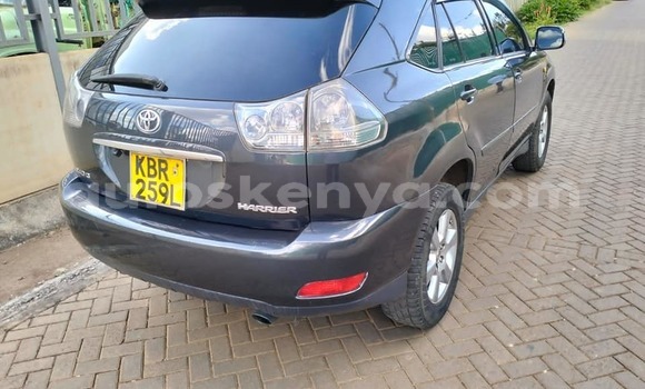Oofamaa Toyota Harrier Black Makiinaa iti Nairobi keessatti Nairobi keessatti