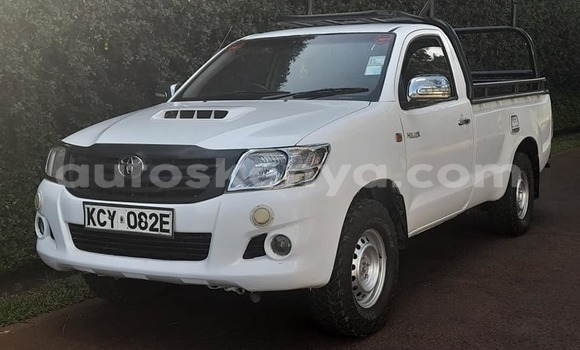 Nunua Ilio tumika Toyota Hilux Nyeupe Gari ndani ya Nairobi nchini Nairobi