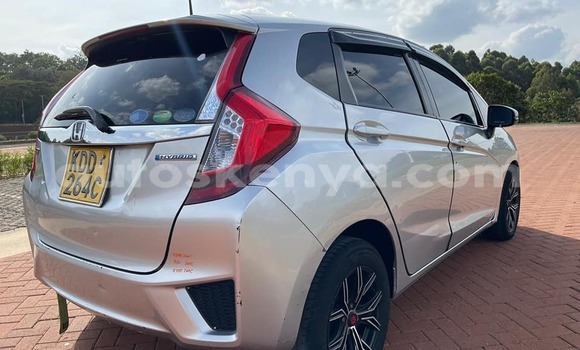 Oofamaa Honda Fit Silver Makiinaa iti Nairobi keessatti Nairobi keessatti Oofamaa Honda Fit Silver Makiinaa iti Nairobi keessatti Nairobi keessatti