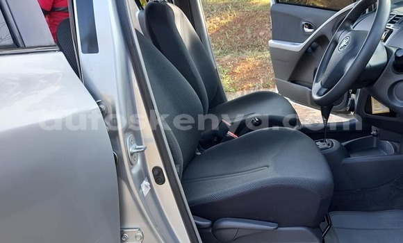 Oofamaa Toyota Vitz Silver Makiinaa iti Nairobi keessatti Nairobi keessatti Oofamaa Toyota Vitz Silver Makiinaa iti Nairobi keessatti Nairobi keessatti