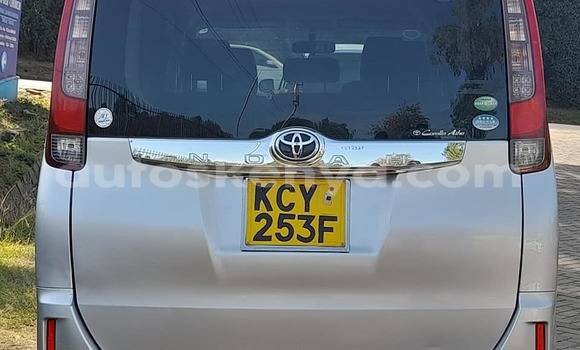 Oofamaa Toyota Noah Silver Makiinaa iti Nairobi keessatti Nairobi keessatti Oofamaa Toyota Noah Silver Makiinaa iti Nairobi keessatti Nairobi keessatti