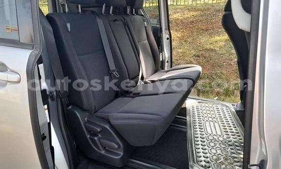 Oofamaa Toyota Noah Silver Makiinaa iti Nairobi keessatti Nairobi keessatti Oofamaa Toyota Noah Silver Makiinaa iti Nairobi keessatti Nairobi keessatti