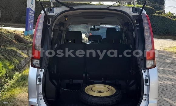 Oofamaa Toyota Noah Silver Makiinaa iti Nairobi keessatti Nairobi keessatti Oofamaa Toyota Noah Silver Makiinaa iti Nairobi keessatti Nairobi keessatti