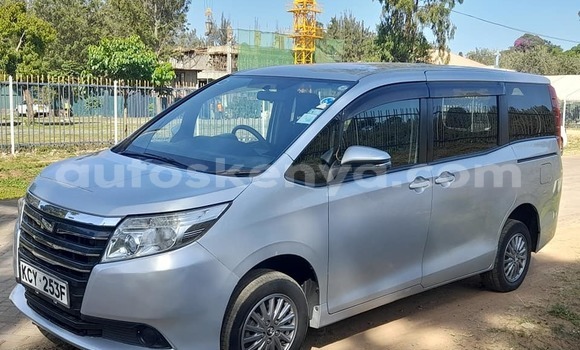 Oofamaa Toyota Noah Silver Makiinaa iti Nairobi keessatti Nairobi keessatti Oofamaa Toyota Noah Silver Makiinaa iti Nairobi keessatti Nairobi keessatti
