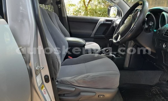 Oofamaa Toyota Land Cruiser Prado Silver Makiinaa iti Nairobi keessatti Nairobi keessatti Oofamaa Toyota Land Cruiser Prado Silver Makiinaa iti Nairobi keessatti Nairobi keessatti