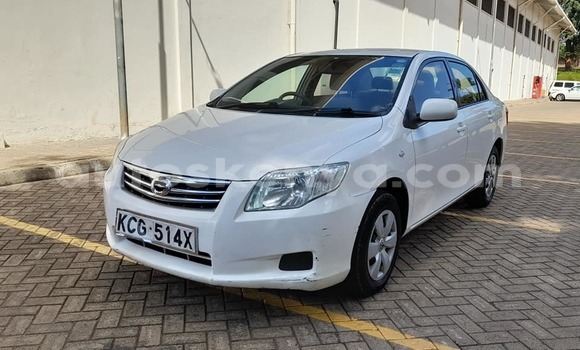 Oofamaa Toyota Axio White Makiinaa iti Nairobi keessatti Nairobi keessatti