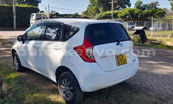 Oofamaa Nissan Note White Makiinaa iti Nairobi keessatti Nairobi keessatti Oofamaa Nissan Note White Makiinaa iti Nairobi keessatti Nairobi keessatti