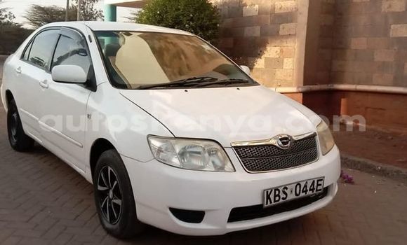 Oofamaa Toyota Corolla White Makiinaa iti Nairobi keessatti Nairobi keessatti