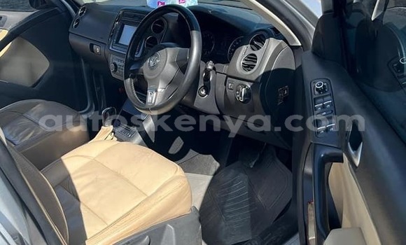 Nunua Ilio tumika Volkswagen Tiguan Fedha Gari ndani ya Nairobi nchini Nairobi Nunua Ilio tumika Volkswagen Tiguan Fedha Gari ndani ya Nairobi nchini Nairobi