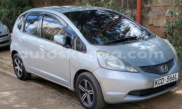 Nunua Ilio tumika Honda Fit Fedha Gari ndani ya Nairobi nchini Nairobi Nunua Ilio tumika Honda Fit Fedha Gari ndani ya Nairobi nchini Nairobi