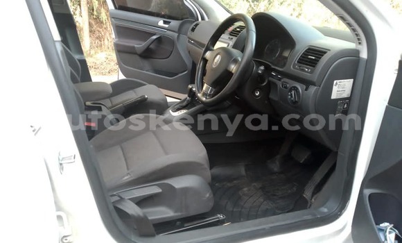 Nunua Ilio tumika Volkswagen Golf Nyeupe Gari ndani ya Nairobi nchini Nairobi Nunua Ilio tumika Volkswagen Golf Nyeupe Gari ndani ya Nairobi nchini Nairobi