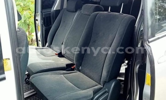 Nunua Ilio tumika Toyota Voxy Fedha Gari ndani ya Nairobi nchini Nairobi Nunua Ilio tumika Toyota Voxy Fedha Gari ndani ya Nairobi nchini Nairobi