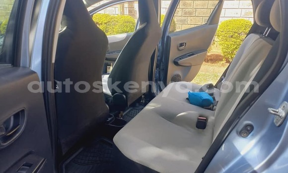Nunua Ilio tumika Toyota Vitz Bluu Gari ndani ya Nairobi nchini Nairobi Nunua Ilio tumika Toyota Vitz Bluu Gari ndani ya Nairobi nchini Nairobi