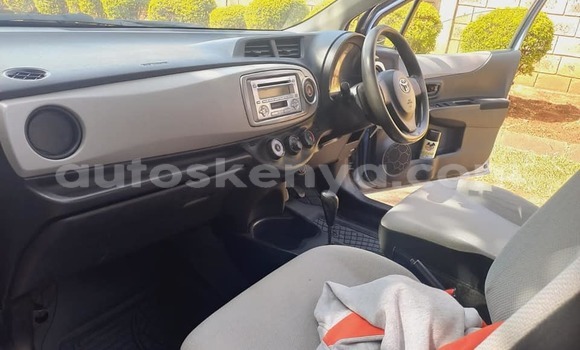Nunua Ilio tumika Toyota Vitz Bluu Gari ndani ya Nairobi nchini Nairobi Nunua Ilio tumika Toyota Vitz Bluu Gari ndani ya Nairobi nchini Nairobi