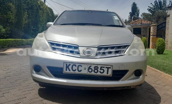 Nunua Ilio tumika Nissan tiida Fedha Gari ndani ya Nairobi nchini Nairobi