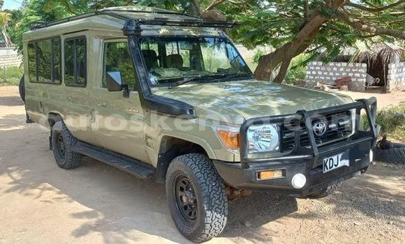 Nunua Ilio tumika Toyota Land Cruiser Kijani Gari ndani ya Nairobi nchini Nairobi Nunua Ilio tumika Toyota Land Cruiser Kijani Gari ndani ya Nairobi nchini Nairobi