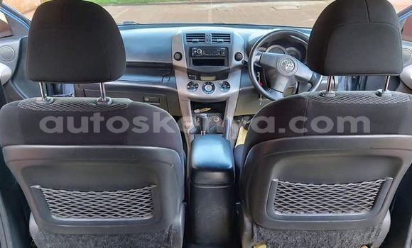 Nunua Ilio tumika Toyota RAV4 Bluu Gari ndani ya Nairobi nchini Nairobi Nunua Ilio tumika Toyota RAV4 Bluu Gari ndani ya Nairobi nchini Nairobi