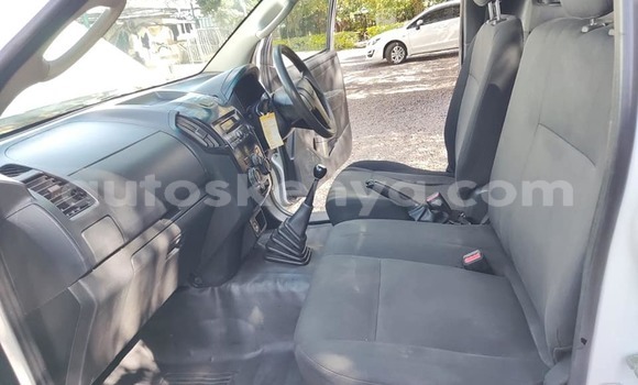Nunua Ilio tumika Isuzu D–MAX Nyeupe Gari ndani ya Nairobi nchini Nairobi Nunua Ilio tumika Isuzu D–MAX Nyeupe Gari ndani ya Nairobi nchini Nairobi