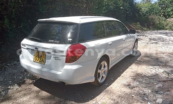 Nunua Ilio tumika Subaru Legacy Nyeupe Gari ndani ya Nairobi nchini Nairobi Nunua Ilio tumika Subaru Legacy Nyeupe Gari ndani ya Nairobi nchini Nairobi