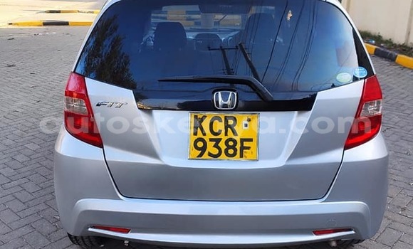 Nunua Ilio tumika Honda Fit Fedha Gari ndani ya Nairobi nchini Nairobi Nunua Ilio tumika Honda Fit Fedha Gari ndani ya Nairobi nchini Nairobi