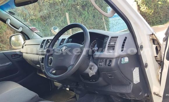 Nunua Ilio tumika Toyota Hiace Nyeupe Gari ndani ya Nairobi nchini Nairobi Nunua Ilio tumika Toyota Hiace Nyeupe Gari ndani ya Nairobi nchini Nairobi