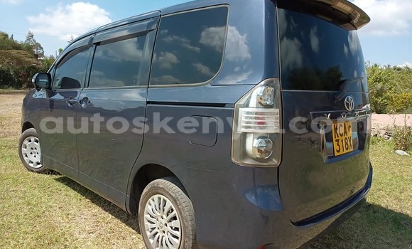 Nunua Ilio tumika Toyota Voxy Bluu Gari ndani ya Nairobi nchini Nairobi Nunua Ilio tumika Toyota Voxy Bluu Gari ndani ya Nairobi nchini Nairobi
