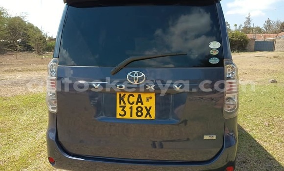 Nunua Ilio tumika Toyota Voxy Bluu Gari ndani ya Nairobi nchini Nairobi Nunua Ilio tumika Toyota Voxy Bluu Gari ndani ya Nairobi nchini Nairobi