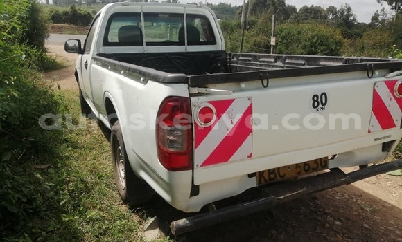 Nunua Ilio tumika Isuzu D–MAX Nyeupe Gari ndani ya Nairobi nchini Nairobi Nunua Ilio tumika Isuzu D–MAX Nyeupe Gari ndani ya Nairobi nchini Nairobi