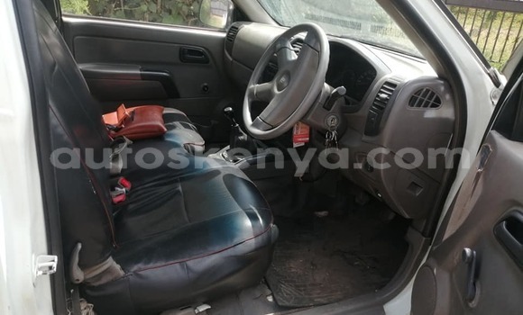 Nunua Ilio tumika Isuzu D–MAX Nyeupe Gari ndani ya Nairobi nchini Nairobi Nunua Ilio tumika Isuzu D–MAX Nyeupe Gari ndani ya Nairobi nchini Nairobi