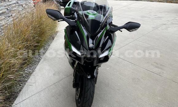Buy Used Kawasaki Ninja ZX-10R Green Bike in Embu in East Kenya Buy Used Kawasaki Ninja ZX-10R Green Bike in Embu in East Kenya